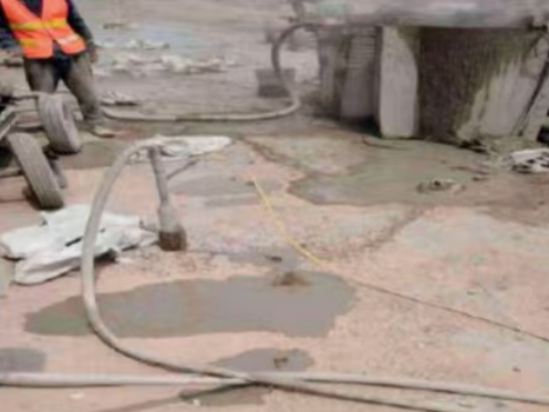 余江水泥混凝土路面板底注浆技术 路面脱空注浆整治方案