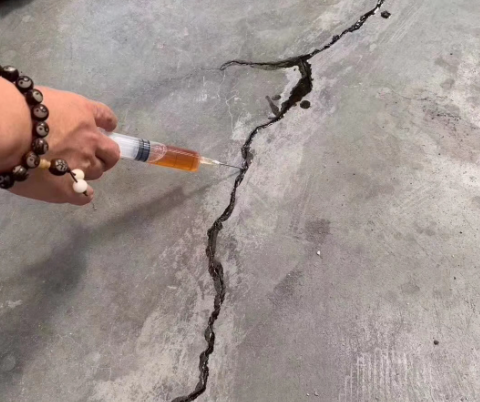 余江混凝土裂缝修补技术详解​